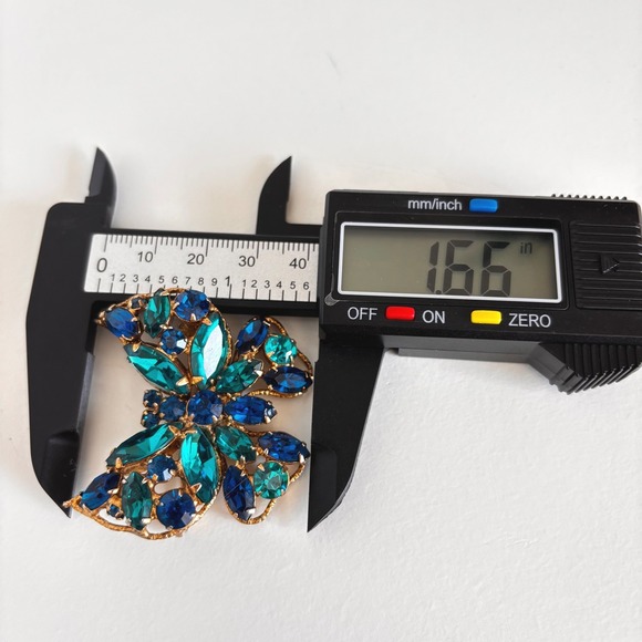 Vintage Regency Butterfly Brooch Signed Rhinestone Blue Green Gold Tone MCM Read - Picture 11 of 11